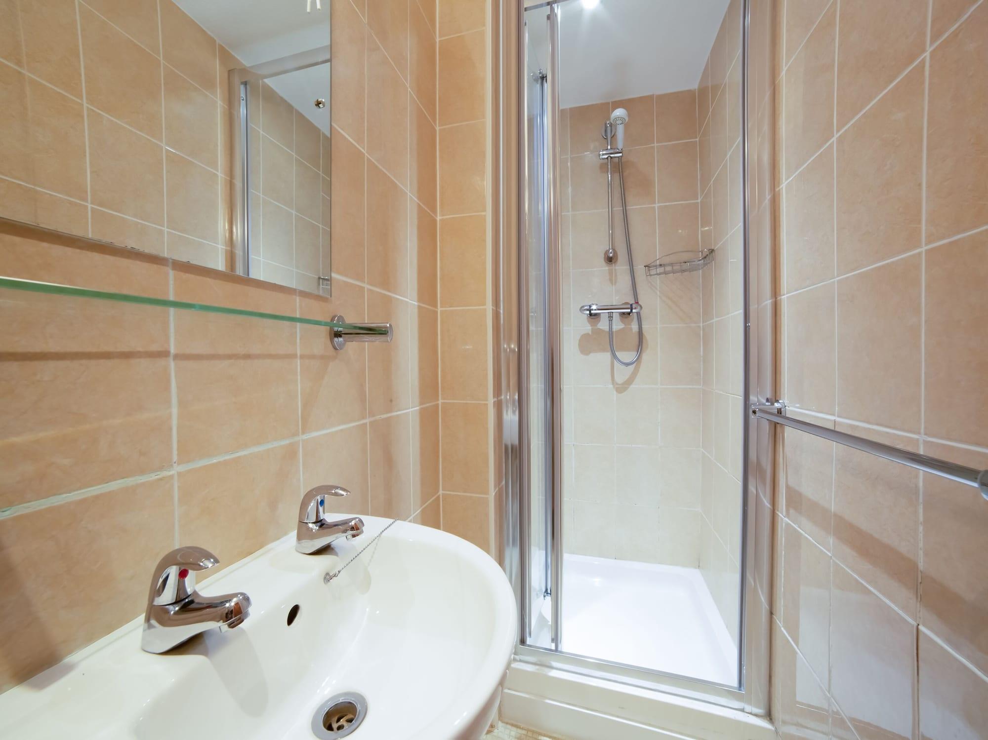 Oyo Eagle House Hotel, St Leonards Hotel