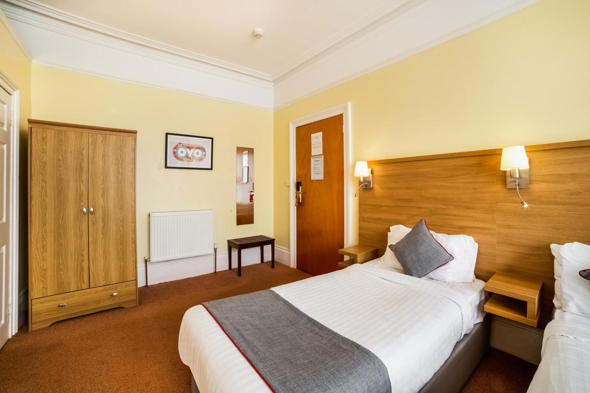 Hotel Oyo Eagle House Hotel, St Leonards Hastings