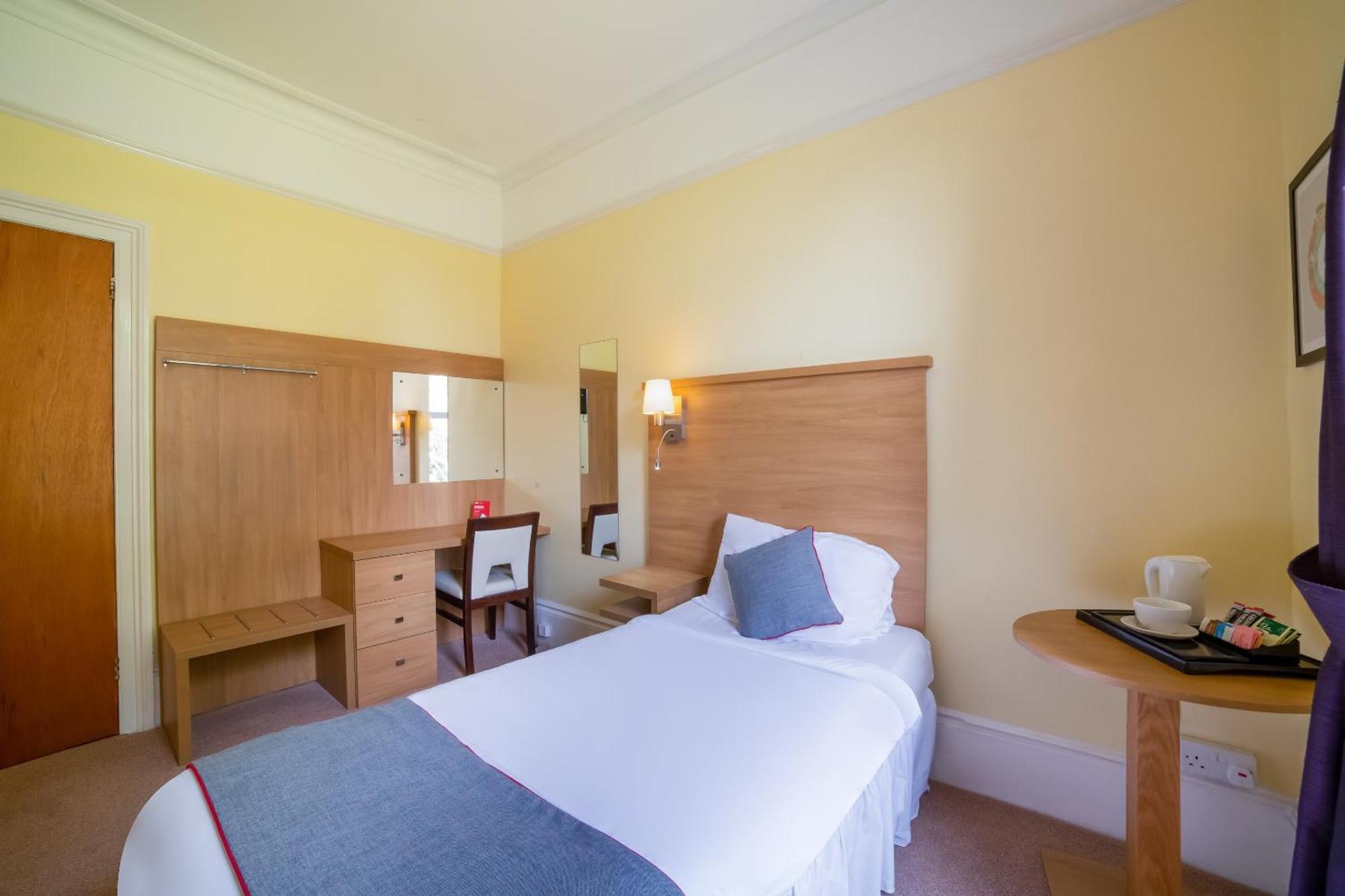 Oyo Eagle House Hotel, St Leonards Hotel 3*