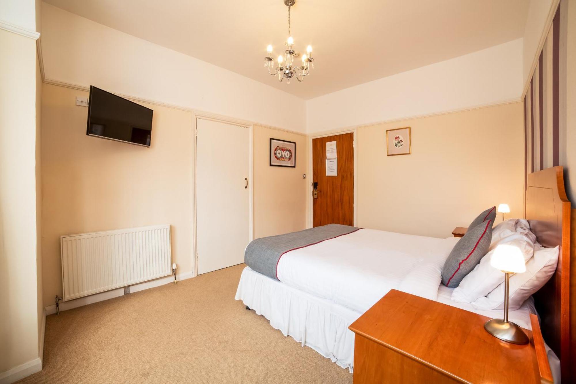 Oyo Eagle House Hotel, St Leonards