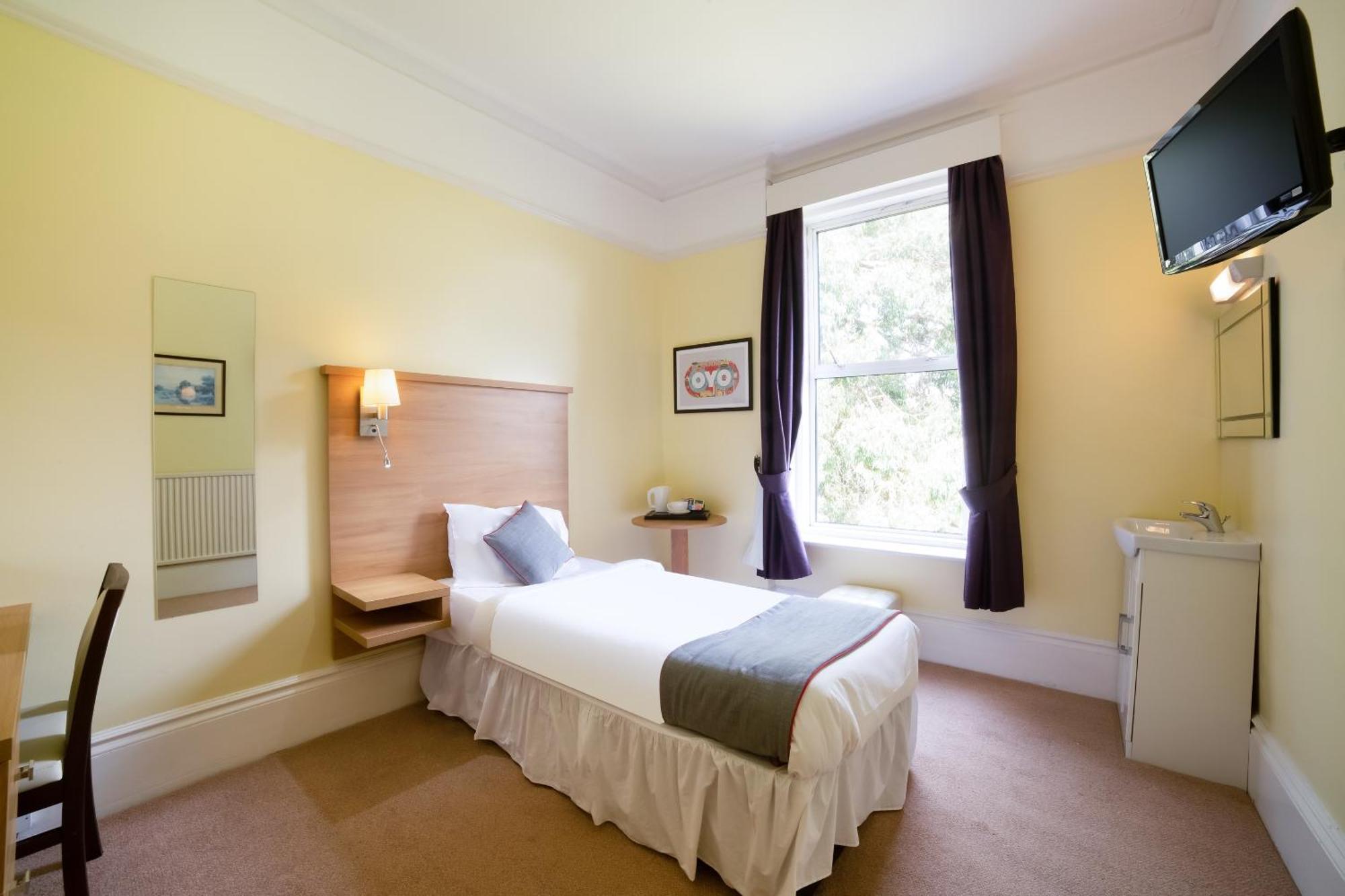 Oyo Eagle House Hotel, Hastings 3*